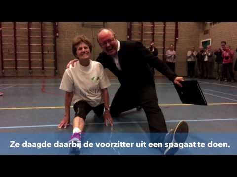 78-jarige Annie uit Tynaarlo doet nog moeiteloos de spagaat