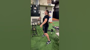 Delaying trunk rotation promotes increased pitching velocity #pitchingmechanics #pitchingtips