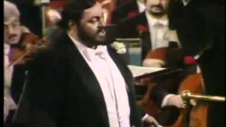 Video thumbnail of "Luciano Pavarotti / Donizetti / L'Elixir D'Amore / Una Furtiva Lagrima"