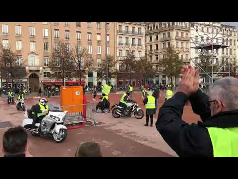 Gilets Jaunes Place Bellecour à Lyon 1er Décembre 2018