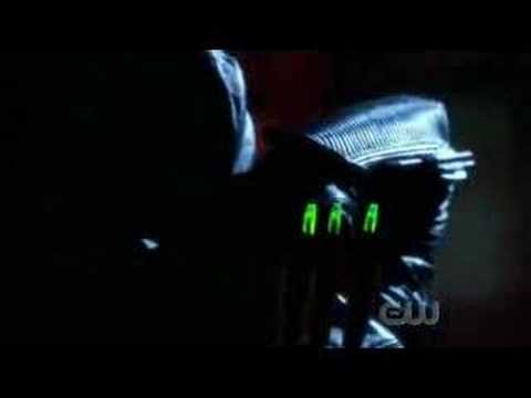 Hydro~Smallville scene(Lois kisses Green Arrow aka...