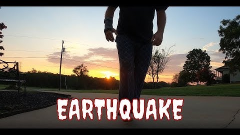 How to set the end points on a Axial SCX10 iii dig servo using the Spektrum DX3 During a Earthquake.