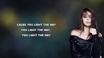 "Hailee Steinfeld  -  Flashlight (Sweet Life Mix) (Lyrics)"