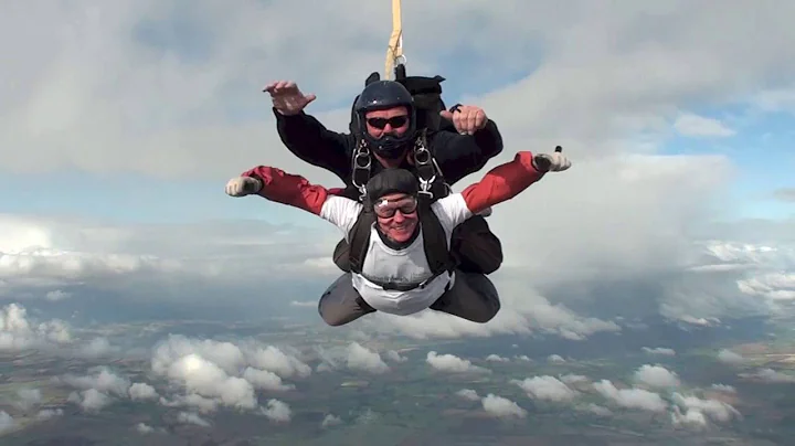 Abi & Dean - Hinton Skydiving Centre - Tandem Skydives (13,000ft)