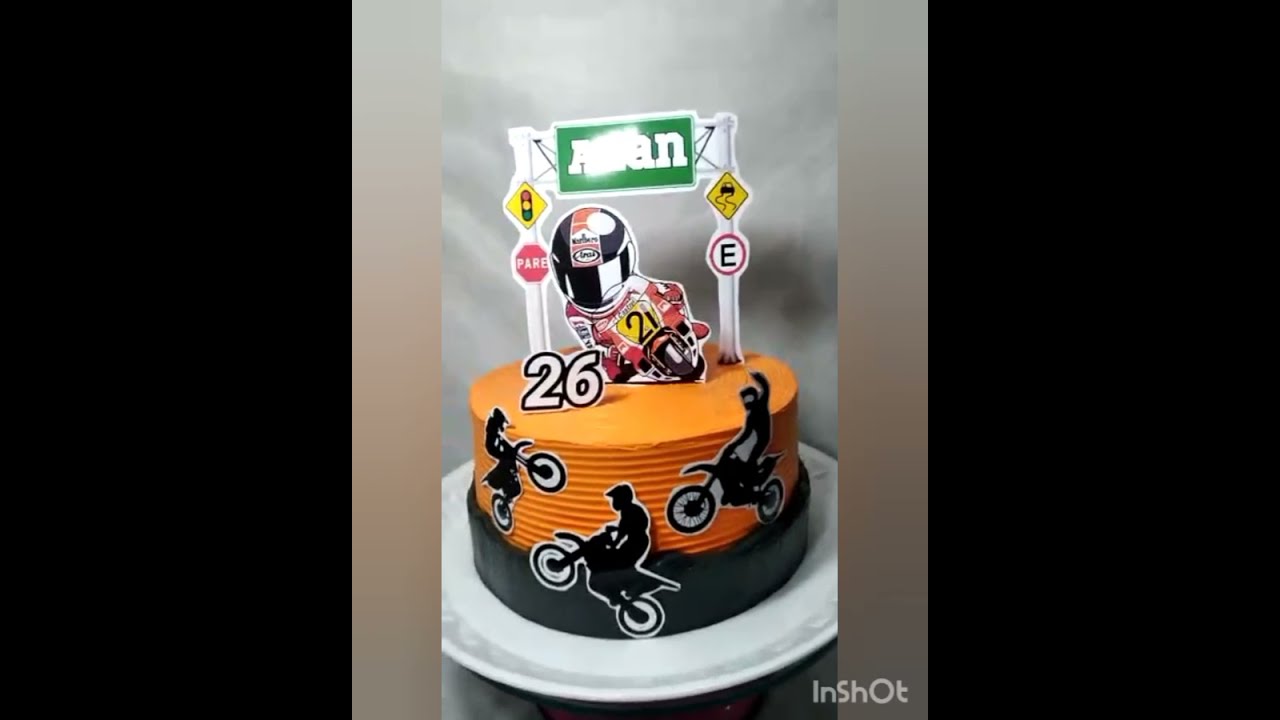 Bolo de hoje no tema motoqueiro🏍 - Maria Confeiteira