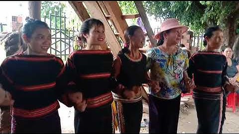 cồng chiêng của người dân tộc jrai.(đám tăng phong tục của người jrai) @Hnon Nay(Ană Jrai TV)