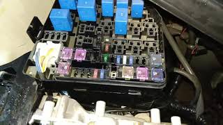 Inside the fuse box of Swift DZIRE (How to change a blown out fuse?)