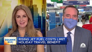 Airlines and airports brace for holiday travel surge despite tight staffing