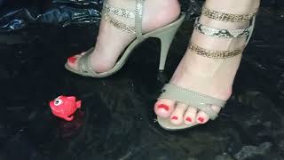 Lady L High Heels Crush Red Toy Fish