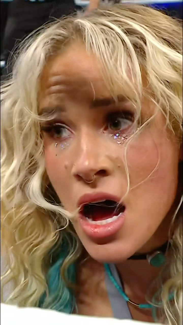Sol's pulling out ALL the stops tonight! #WWEDeadline