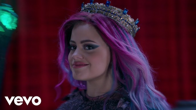 Descendants 4 First Look at Red - The Daughter of Queen of Hearts