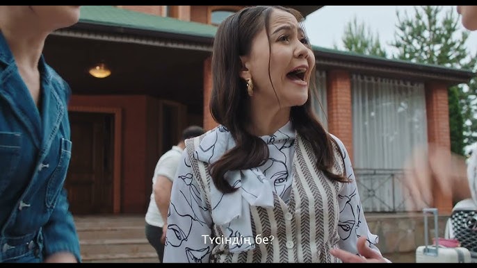 Дәретханада ысқырып жатқан әйелдердің жасырын камерасы