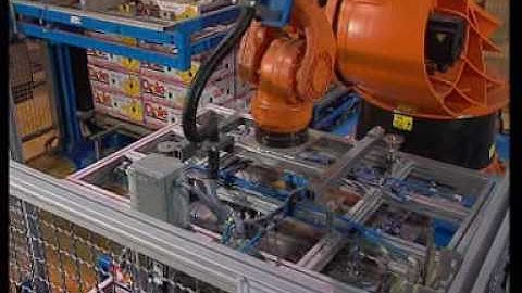 Palletizing Banana Boxes