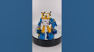 Quick overview of the Walmart exclusive Retro Autobot Seaspray w/ comparisons. #retrofigures