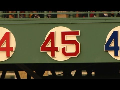 CWS@BOS: Red Sox retire Pedro's No. 45 at Fenway