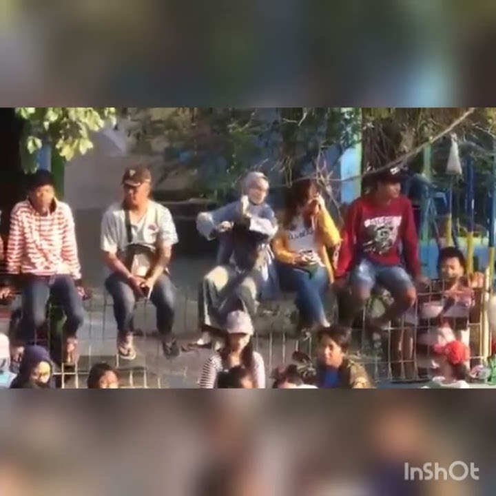 Story'wa 2019 Viral wanita cantik joget di pagar