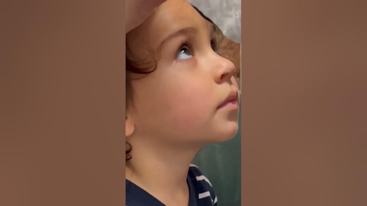 How Jewish fathers bless their children before Yom Kippur π€β€οΈπ€ How Jewish fathers bless their children before Yom Kippur π€β€οΈπ€