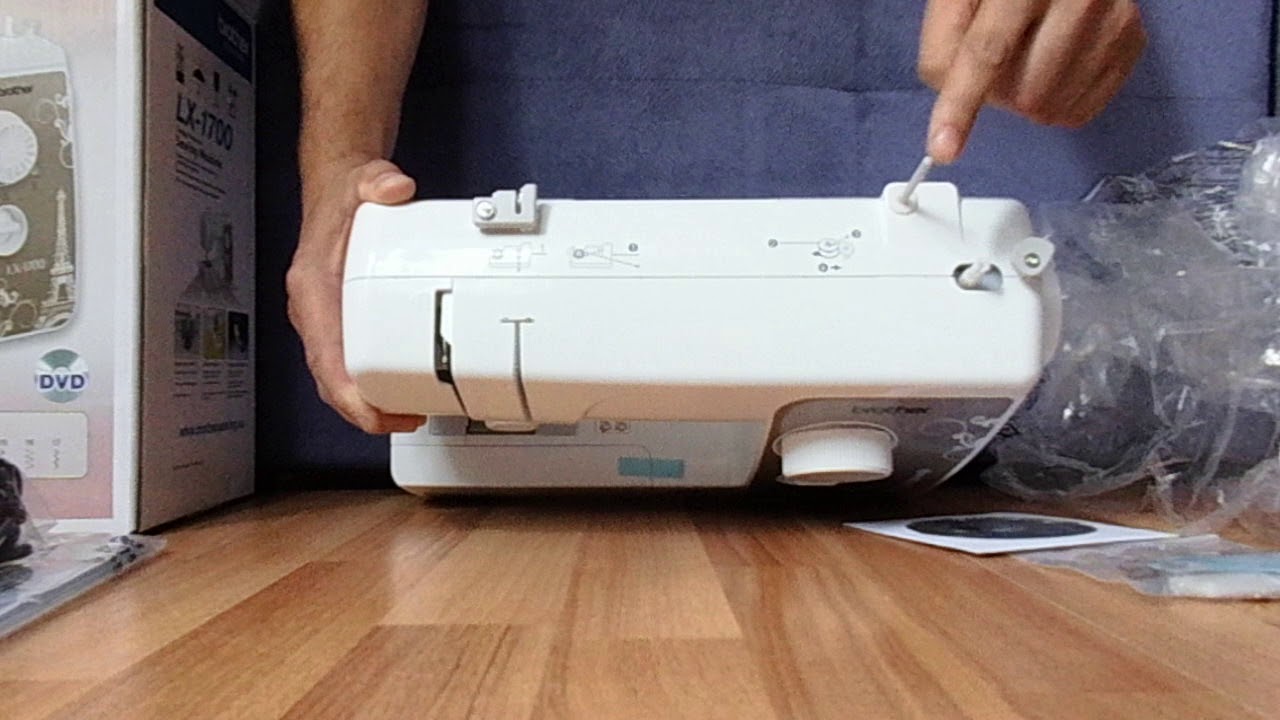 ОНЛАЙН ТРЕЙД.РУ Швейная машина Brother LX-1700