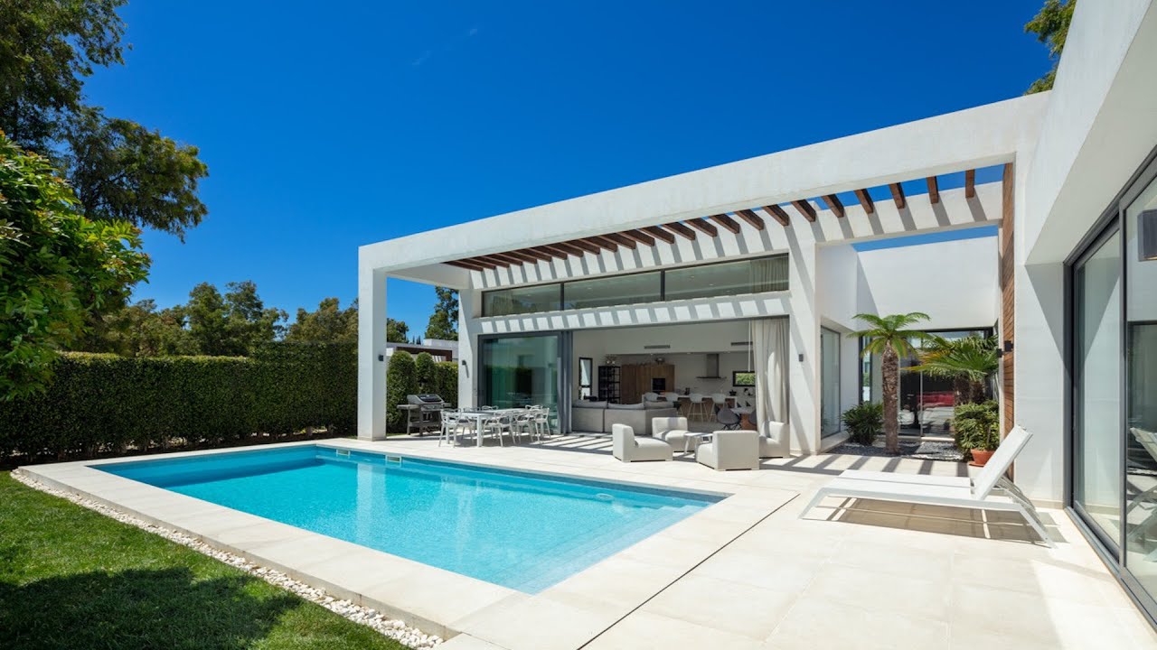 Modern Villa on The New Golden Mile, Estepona, €1.495.000 Marbella Hills Homes Real Estate