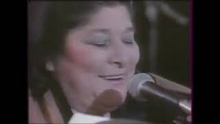 Mercedes Sosa &amp; Joan Báez: presentación en Bilbao (España)1988