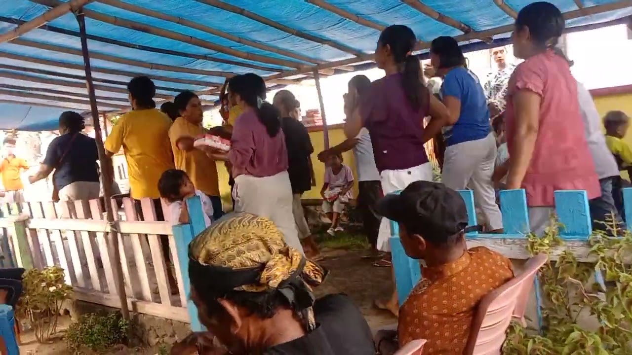 acara pesta di desa waituren,