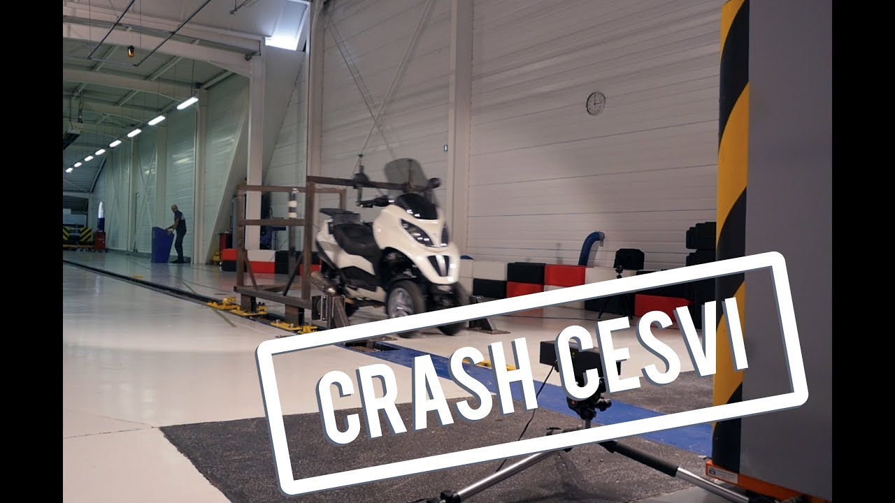 Crash du Piaggio MP3 400 YouTube