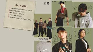ABL Nora & ABL Kelly - About you (Official Audio)
“Careless Desire”
Music Streaming on Pleng.
#ABOVELABEL #Pleng #SmartAxiata
Beat Produced by: KaiiFxng.
Artist Manager: Steve Luon.
Artist : ABL Nora x ABL Kelly.
Lyrics : ABL Nora x ABL Kelly.
Mixed and mastered by: Bora Por.
Artwork by: ABL Griezii.
Hook:
I think about you all day light
Can u hear that right?
You on my mind
All the time x2
Vers:
Baby រឿងអីបានជាឃ្លាតគ្នា
ជាគម្លាតសេ្នហារឺជាកម្មពារ
មនុស្សពីរនាក់ស្រលាញ់គ្នា
ហេតុអីក៏ត្រូវវេននា
ស្រលាញ់ទាំងមិនដែលទាមទារ
You can feel the way I feel ?
I don’t want to be like that with you just sit down swept all my tear
I can’t forget you
Don’t know what to do
អនុស្សាយើងទុកជាគំនូរ
មិនអាចបន្តមិនអាចស៊ូ
ខំសាងល្អមកជាយូរ
មិនគួរណានៅមិនបានយូរ
ធ្លាប់តែផ្អែមក៏ប្រែជាផ្អូមជូរ
And I just wanna say
Hook:
Vers:
So you don’t want me that why you won’t stay
I know it’s hard I’m not enough for you Beb
But it’s funny that you call me to កំដរចិត្ត
This isn’t love it just a situation not confusion
Kelly Vers :
នេះមិនមែនដំបូងអូនយំដាក់បងច្រើនដងមកហើយ
ស្នេហ៍នេះមិនអាចបន្ត យើងជាគូរកម្មវាយូរពេកហើយ
គួរដឹងនូវពីទង្វើអីនធ្វើបងវាទៅបានហើយ
ក៏សុំត្រឹមរូបស្រីចេញពីបងទៅបានហើយ
Baby you know I’m sad when I loved you
I feel feel bad feel bad when I see you
Please get me out now បងក៏មានអ្នកថ្មី
អូនមិនបាច់យំហេ មិនបាច់ទៅឈឺទេស្រី
ខ្ញុំតែងតែច្រណែនបងឯងជាមួយសង្សាចាស់បងឯង
ហេតុអីគេធ្វើបាបបងឯង
ហេតុអីបានបងឯងស្រលាញ់គេមេស
ចុះពេលខ្ញុំ ពេលមានខ្ញុំ
ខ្ញុំធ្វើគ្រប់យ៉ាង
បងឆ្ងល់អូនឯងដែរ ដែរៗមេស
ចូលចិត្តមេស អារឿងចាស់ហ្នឹង
អូនឯងចូលចិត្តរំលឹកមេស
ដឹងហើយថាបងអត់ចូលចិត្តទេ
ហើយក៏ដឹងដែរថាបងមានអ្នកថ្មីហើយ
បានហើយចេញពីបងទៅ កុំតាមបងទៀត
Produced by Abové Label.
A new way of media thinking in Cambodia!
CONTACT US:
IG: @abovelabel
070 87 55 57
above.ppl@gmail.com
#Abovélabel | @above.people ABL Nora & ABL Kelly - About you (Official Audio)