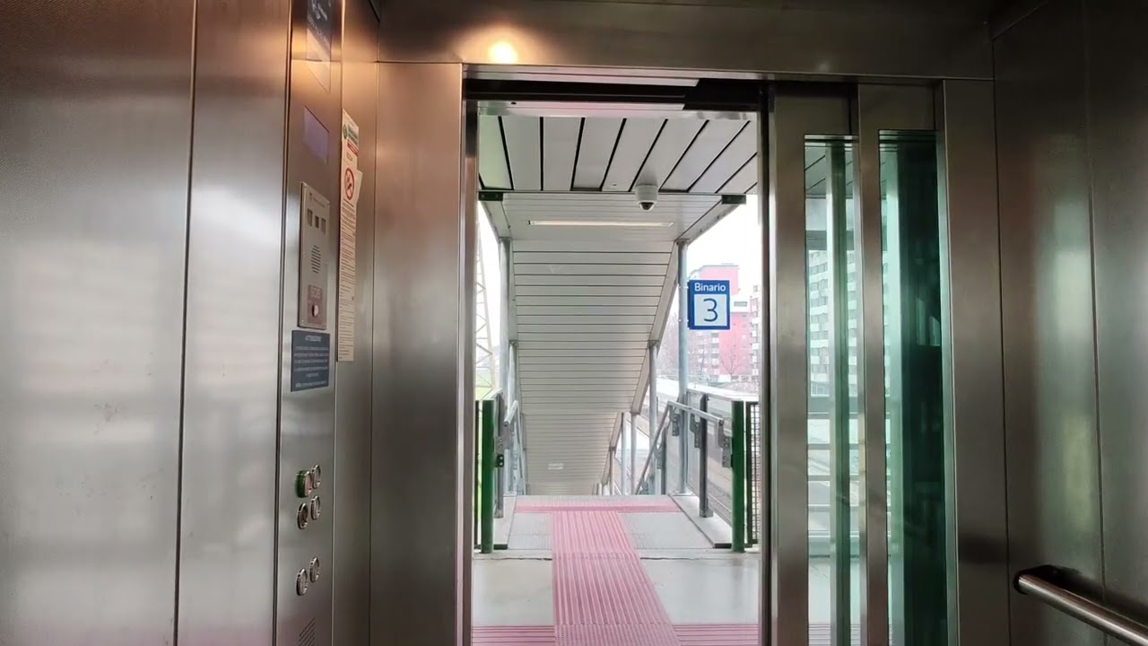 Ascensori alla stazione di Milano Bruzzano Parco Nord