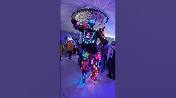 LED ROBOTS SHOW #ledrobots #robot #viral #ledlights #led #ElRojito #shorts #mirrorman #ledman