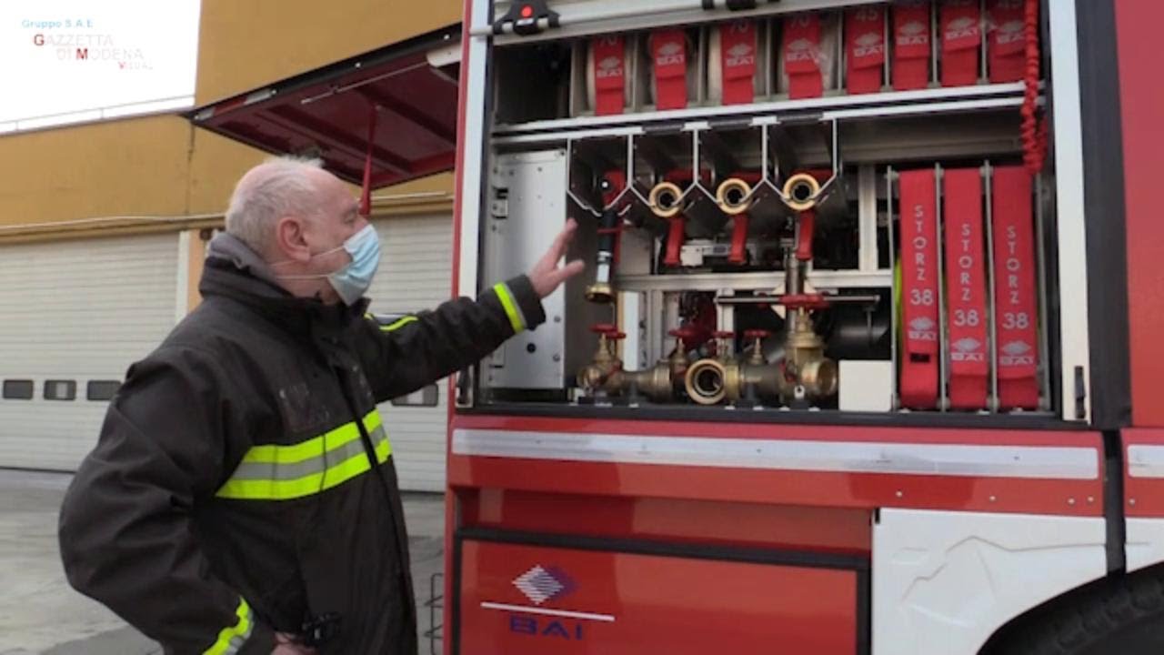 Modena, la nuova autobotte superattrezzata dei vigili del fuoco: ecco come funziona