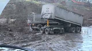 Truck and Trailer Freight-liner Tipper Jacknifing  NZ