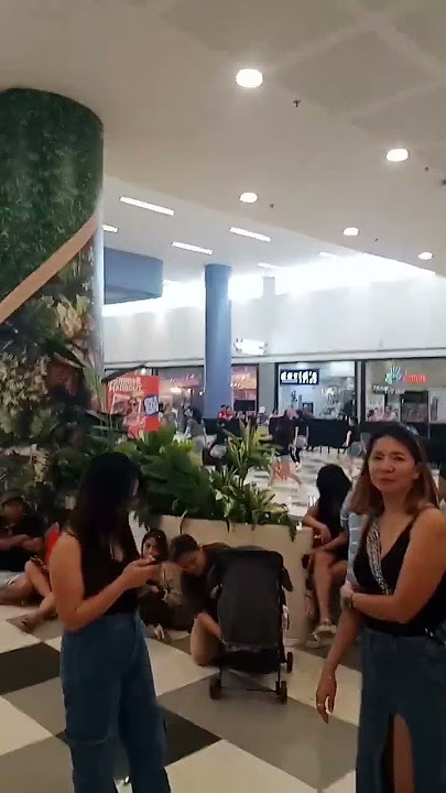 Mall Ginagawang Tambayan Dahil sa Init NG panahon #viral #trending #shorts