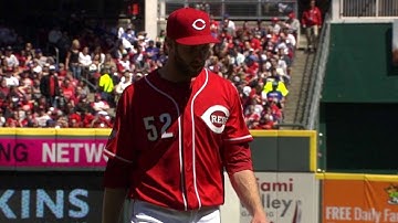 CHC@CIN: Cingrani gets Soler swinging to end inning