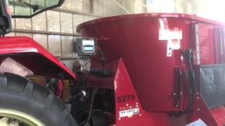 バーチカルミキサー JAYLOR 4425 ミキサーフィーダー　飼料　餌やり JAYLORバーチカルミキサー5275 給餌 - YouTube