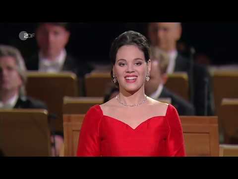 Regula Mühlemann: Rejoice greatly, O daughter of Zion - G. F. Handel (The Messiah)