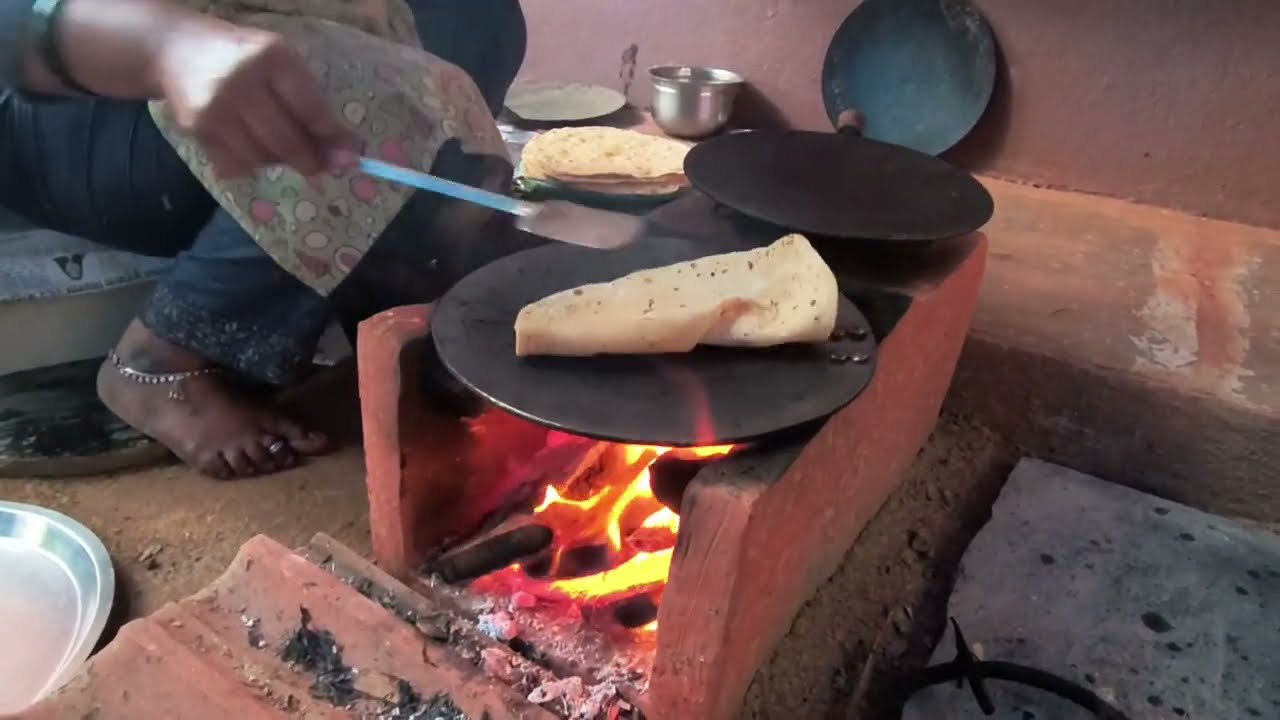 चुलीवरची पोळी-भाजी । ज्येष्ठ नागरिकांच्या सोयीसाठी वसंत फूड्सचा गॅस टंचाईवर उपाय । रत्नागिरी