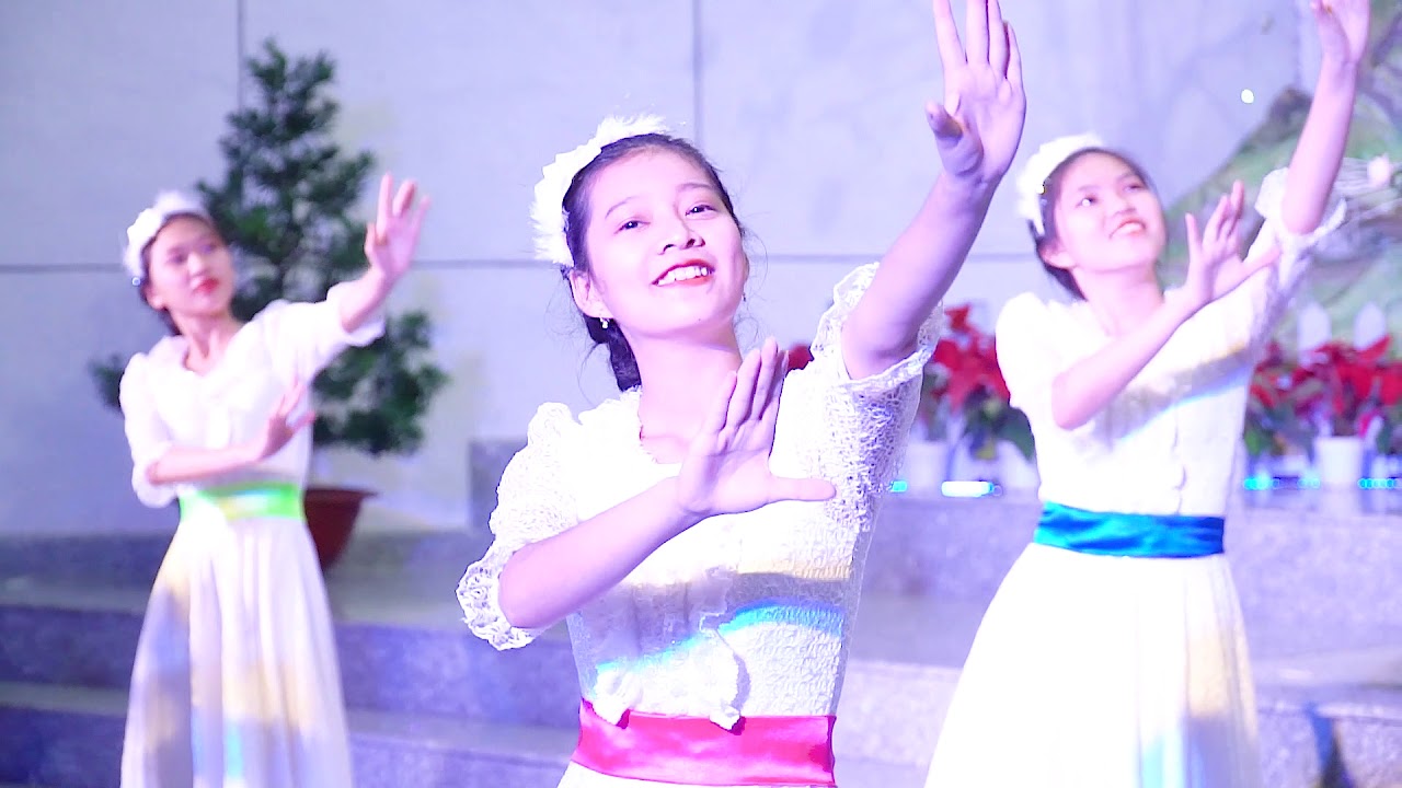First Noel Dancing - Múa Giáng Sinh Nô ên Đầu Tiên