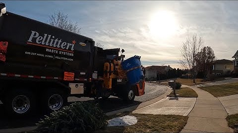 First day on the road Pellitteri BRAND NEW Mack LR Labrie automizer on Recycling