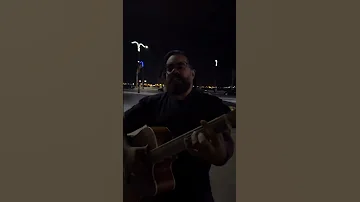 انا بشحت بالجيتار 