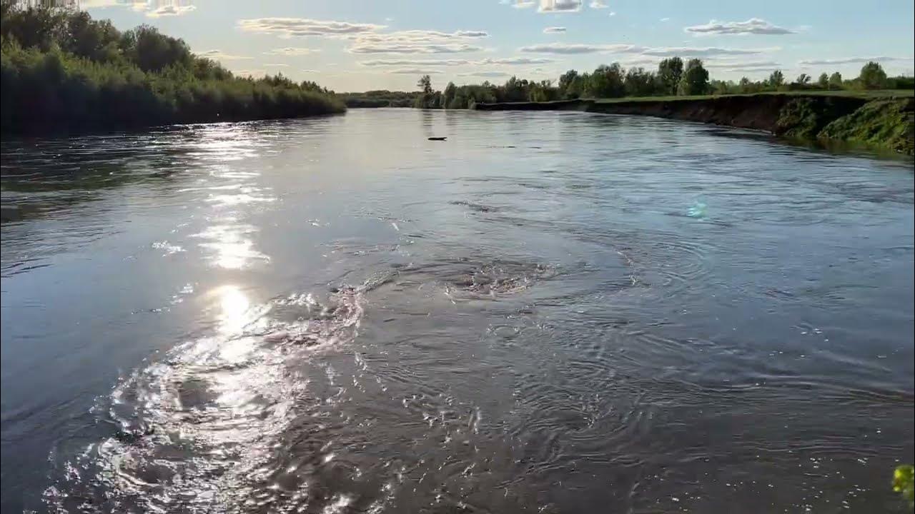 Как на руси называли водоворот на реке. ГРЭС Сургут речка водоварод. Озеро Пеннер водоворот. Водоворот в реке. Водоворот в речке.