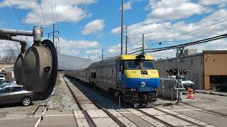 LIRR DM30AC 508 Blows quick 14l through the bay on a 7 car set as the third and last Montauk express