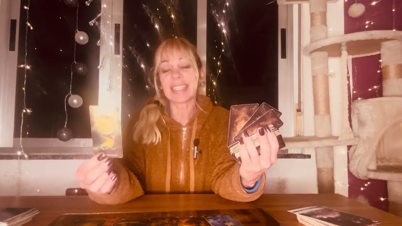 LIBRA ♎️ FEBRERO 2/2❤️ALGUIEN ESCONDIÓ SU AMOR POR TI 😍AHORA EXOLOTA LA QUÍMICA 🔥🔥