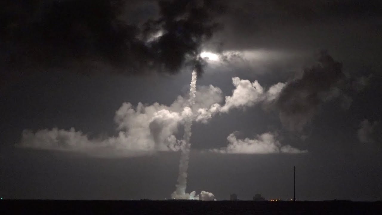 Atlas V spectacular Night Launch with NROL-52 Spysat