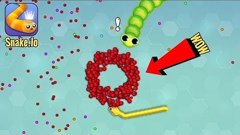 I Feed Cute Bot In Snake.Io! Epic Snakeio Gameplay