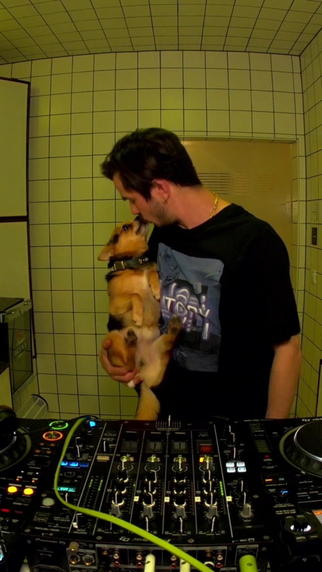 Second best woof in the dj booth ?? #dj #electronicmusic #hörberlin