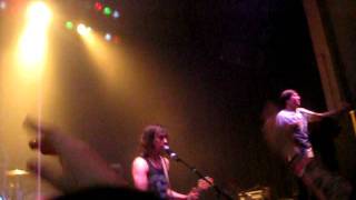 Miniatura de vídeo de "Caraphenlia-Pierce the Veil Live"