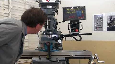 Milling Machine - Aligning Work using a Dial Gauge