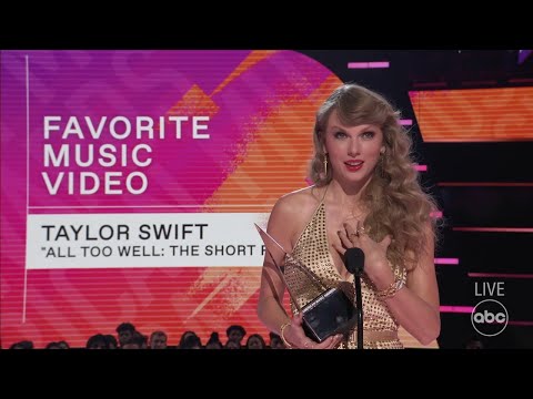 Taylor Swift Accepts The 2022 Ama For Favorite Music Video - The American Music Awards