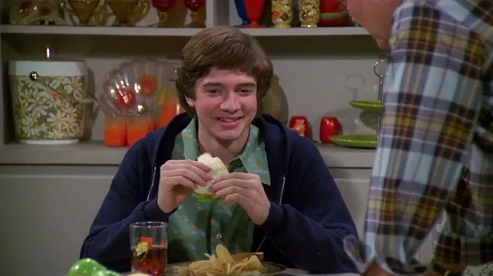 2X11 part 3 "Laurie lives with a BOY" That 70S Sho...