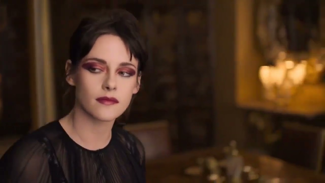 Kristen Stewart stars in the Chanel Noir et Blanc Fall/Winter 2019 Makeup  Campaign